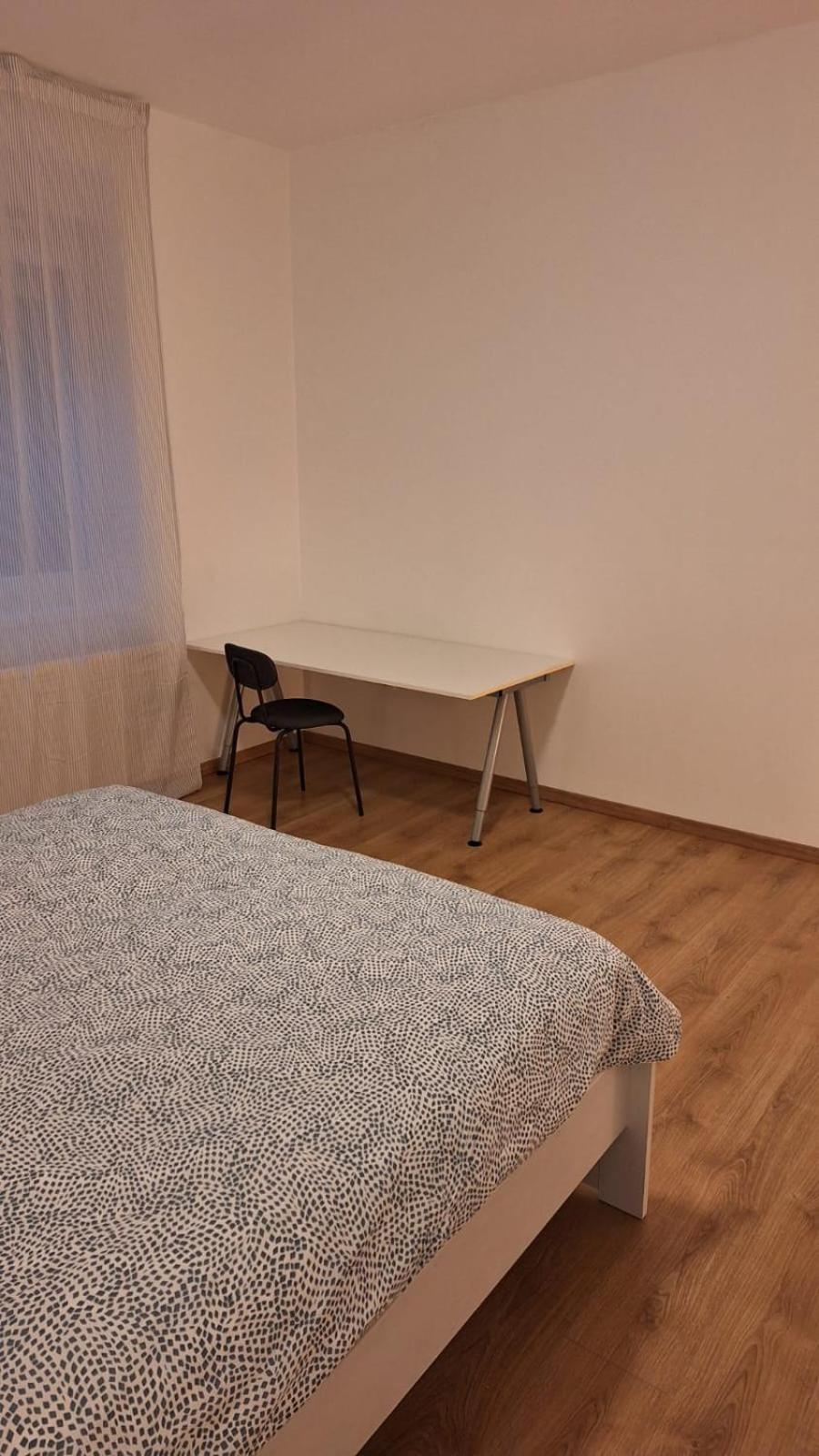 West Station Apartman *